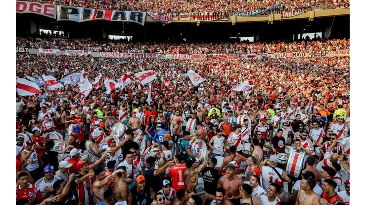 La marea de hinchas de River en el partido ante Argentinos.