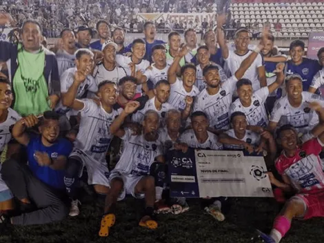 Un jugador de Centro Español imitó a Messi y publicó una foto durmiendo con el cheque