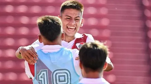 El golazo del Diablito Echeverri en la Reserva de River.
