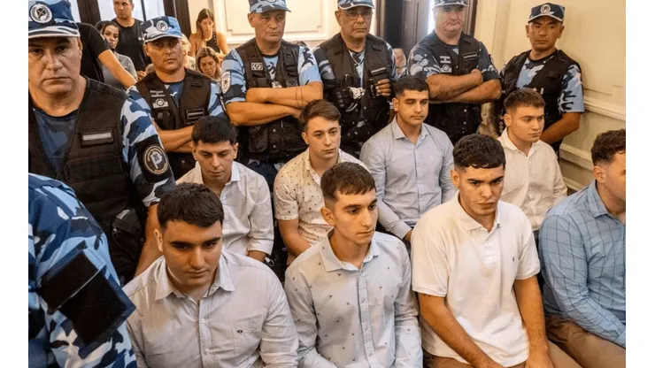 Los 8 rugbiers implicados.