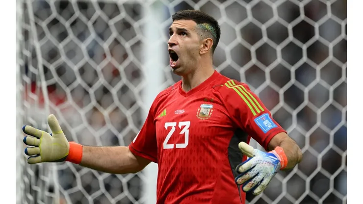 Emiliano Martínez festejando durante el Mundial.