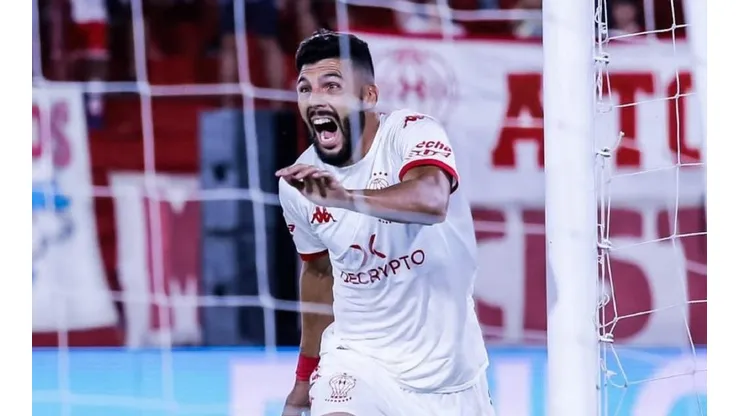 Gabriel Gudiño festejando su tanto.