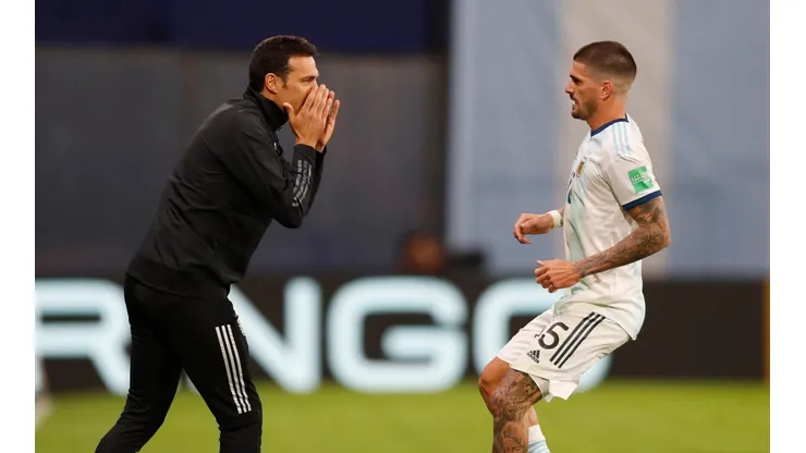 "¿Fue un milagro?": el insólito diálogo entre De Paul y Scaloni.