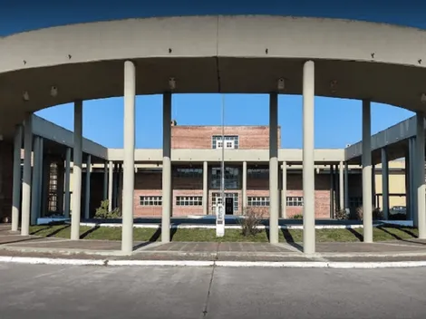 ¿Dónde se encuentra ubicada la Alcaldía de Melchor Romero?