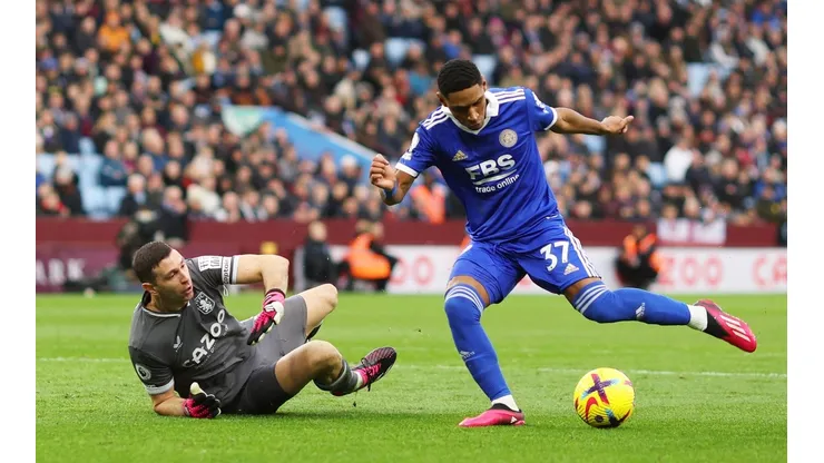 "Mirá que te comen": en Colombia burlaron a Dibu Martínez por su actuación en Aston Villa