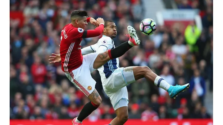 Salomón Rondón se cruzó con Marcos Rojo y el video ahora se hizo viral.