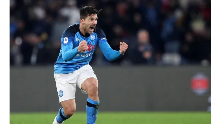 El festejo de Giovanni Simeone contra Roma.