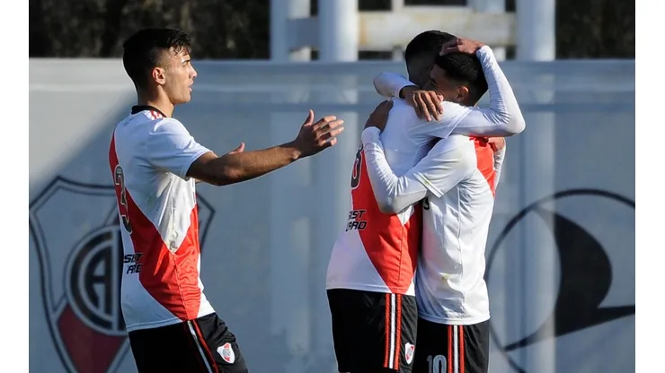 El pibe que se fue libre de River y jugará en Arsenal.