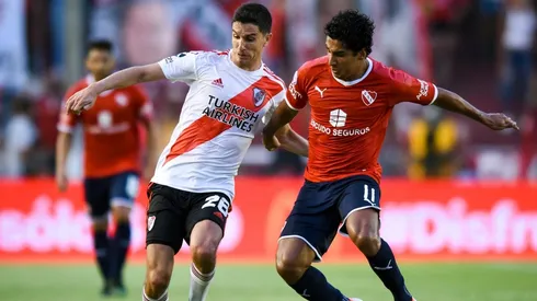Cecilio Domínguez con la camiseta de Independiente.