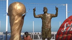 La estatua de Lionel Messi en Mar del Plata