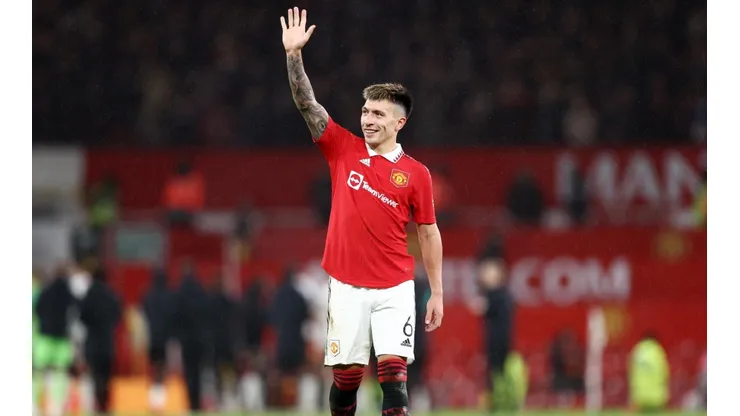 Lisandro Martínez con la camiseta de Manchester United.
