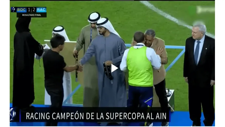 El sorpresivo gesto de Ibarra al recibir la medalla de segundo puesto tras la derrota de Boca