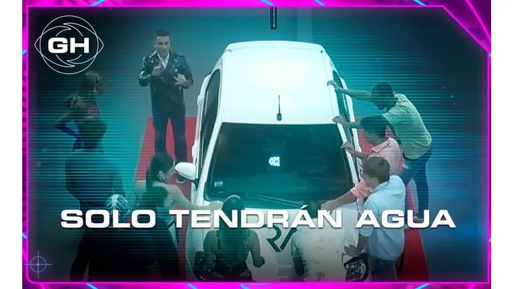 Los participantes se enfrentan por el auto.