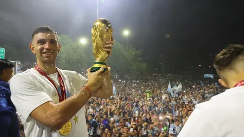 Mirá que te come, villano: Dibu Martínez mostró cómo ataca el perro que compró por 20 mil dólares