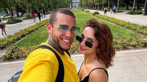 Alex Caniggia junto a Melody Luz, su pareja.