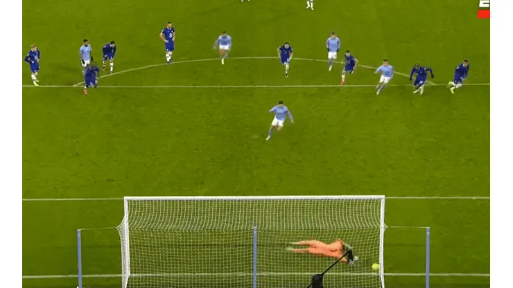 VIDEO | Julián volvió a ser titular en Manchester City y vacunó a Chelsea de penal