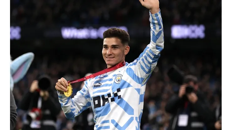 Julián Álvarez aún no fue titular desde su regreso del Mundial.