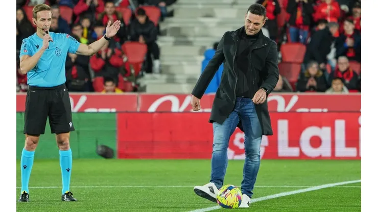 Lionel Scaloni hizo el saque de honor en Mallorca - Valladolid