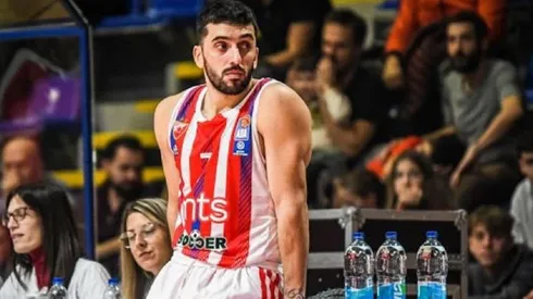Facundo Campazzo vistiendo la camiseta del Estrella Roja de Serbia.