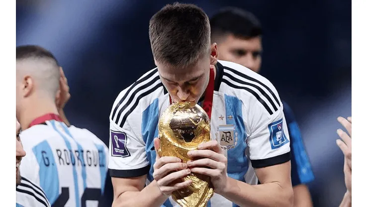 Juan Foyth: el que con un pie y medio afuera se afianzó entre los 26 de Scaloni