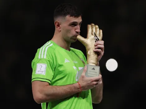 Dibu Martínez, elegido como el segundo mejor arquero del mundo: quién quedó primero