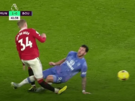 VIDEO | No apto para impresionables: el patadón de Senesi a Van de Beek