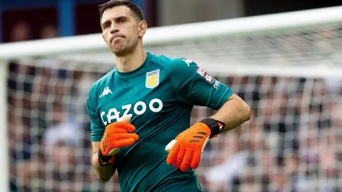 Emiliano Martínez ya está de regreso en su equipo el Aston Villa.