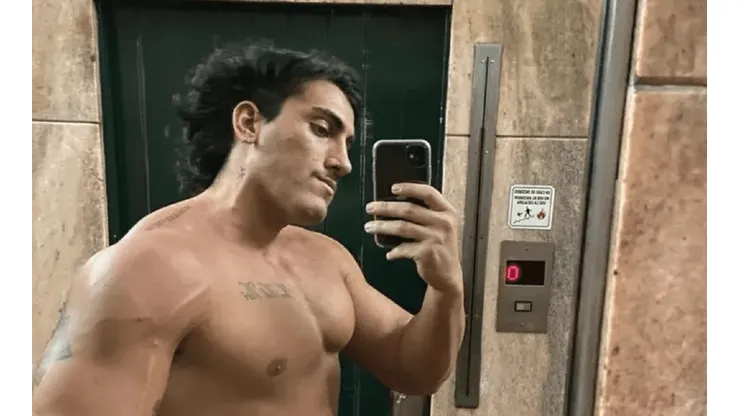 Tomás Holder subió una polémica foto a sus redes.