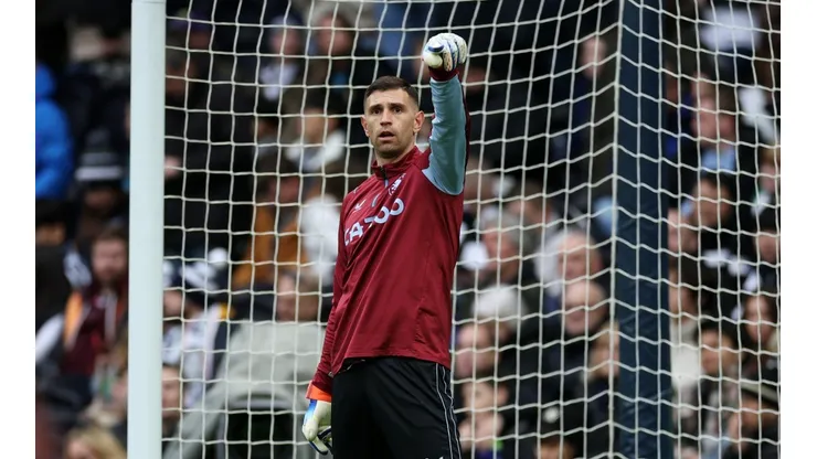 El arquero mundialista que quiere Aston Villa ante la posible salida de Dibu Martínez