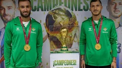 Multitudinario homenaje del Betis a Guido Rodríguez y Germán Pezzella