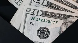 Descubre cómo es el billete de 20 dólares que vale 500 dólares.