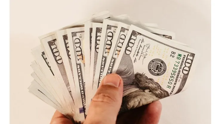Los billetes antiguos se venden por grandes sumas de dinero.