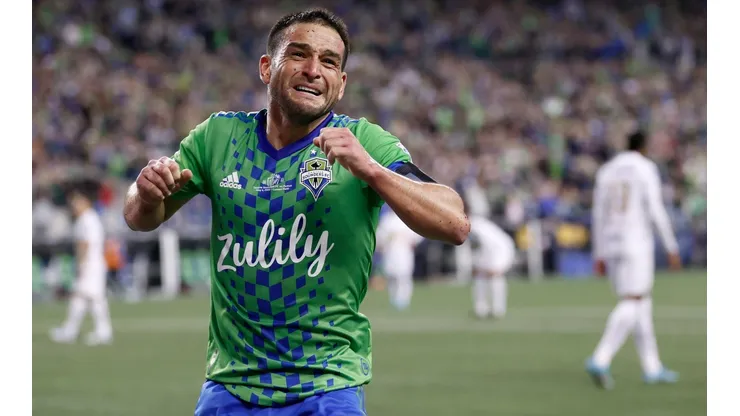 "Lodeiro sueña con volver a Boca hace tres mercados de pases"