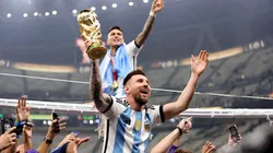 La camiseta con las 3 estrellas.