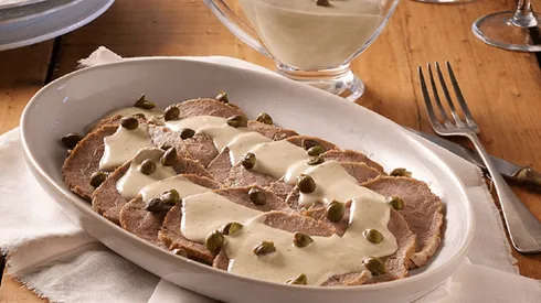 El Vitel Toné es una comida típica de Navidad.