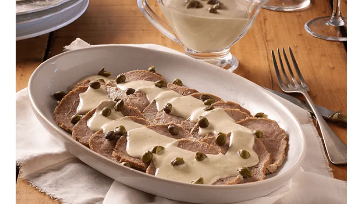 El Vitel Toné es una comida típica de Navidad.