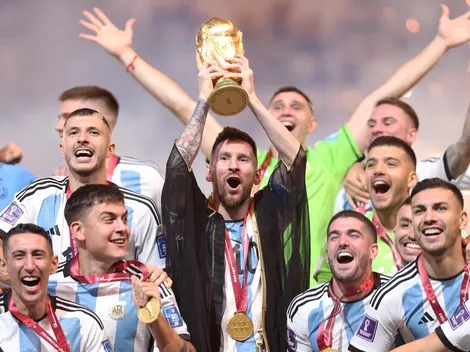 Messi recibió una oferta millonaria por el bisht que le pusieron los árabes en el festejo de Qatar 2022