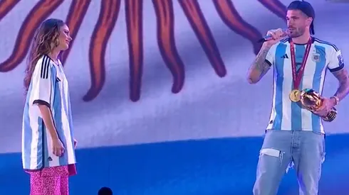 VIDEO | De Paul levantó la copa en el show de Tini y le dedicó unas palabras