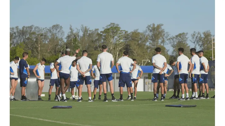 Todos de licencia menos uno: el referente de Boca que entrenará solo esta semana