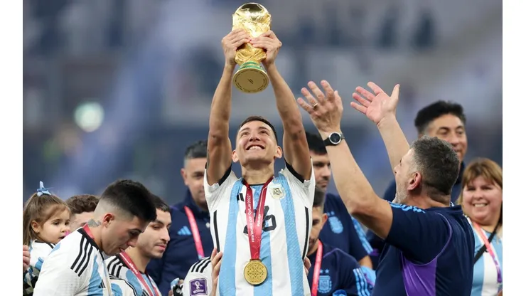 Nahuel Molina, campeón de mundo.