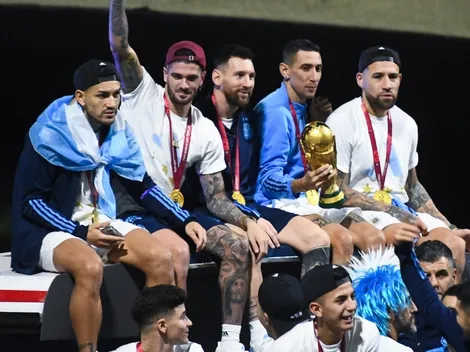 "Qué dolor": el pequeño percance de los jugadores de la Selección tras la caravana