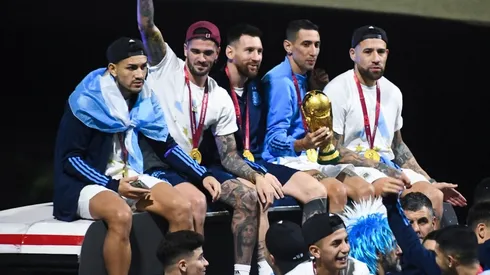 "Qué dolor": el pequeño percance de los jugadores de la Selección tras la caravana