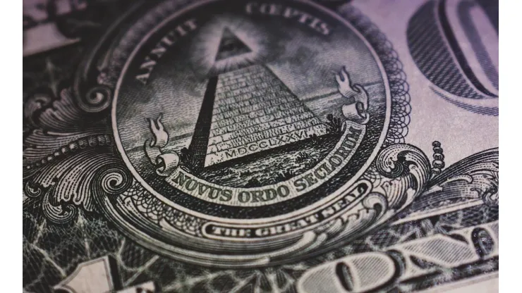 Hay algunos ejemplares de billetes de 1 dólar que se venden por 44 mil pesos.