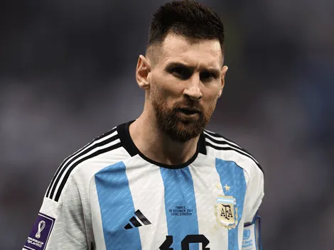 ¿Quién es el ex futbolista que se quedó con la camiseta que usó Messi en la final del Mundial?