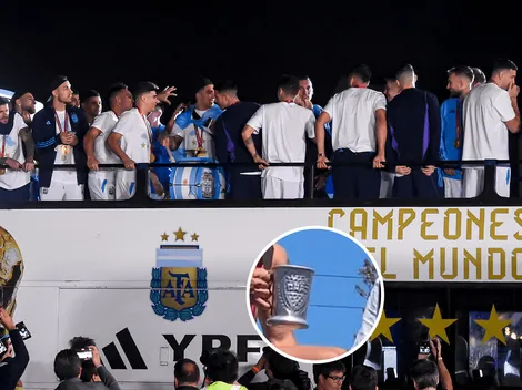 Ni Papu ni Paredes: otro campeón del mundo celebró con un vaso de Boca en la caravana