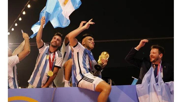 Martínez y Tagliafico, de Avellaneda a Qatar y los festejos de campeón.