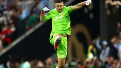 Dibu Martínez se vistió de héroe nacional y pidió disculpas: "Vinimos para sufrir"