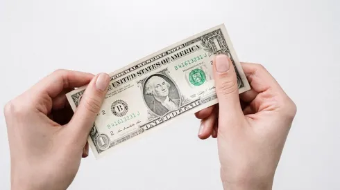 Conoce el extraño billete de 1 dólar que es furor entre los coleccionistas.