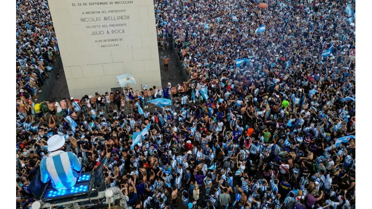 Los festejos de los hinchas argentinos en el Obelisco de Buenos Aires.