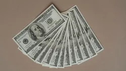 Los billetes de 100 dólares con algún detalle que los haga especiales, son buscados por los coleccionistas.